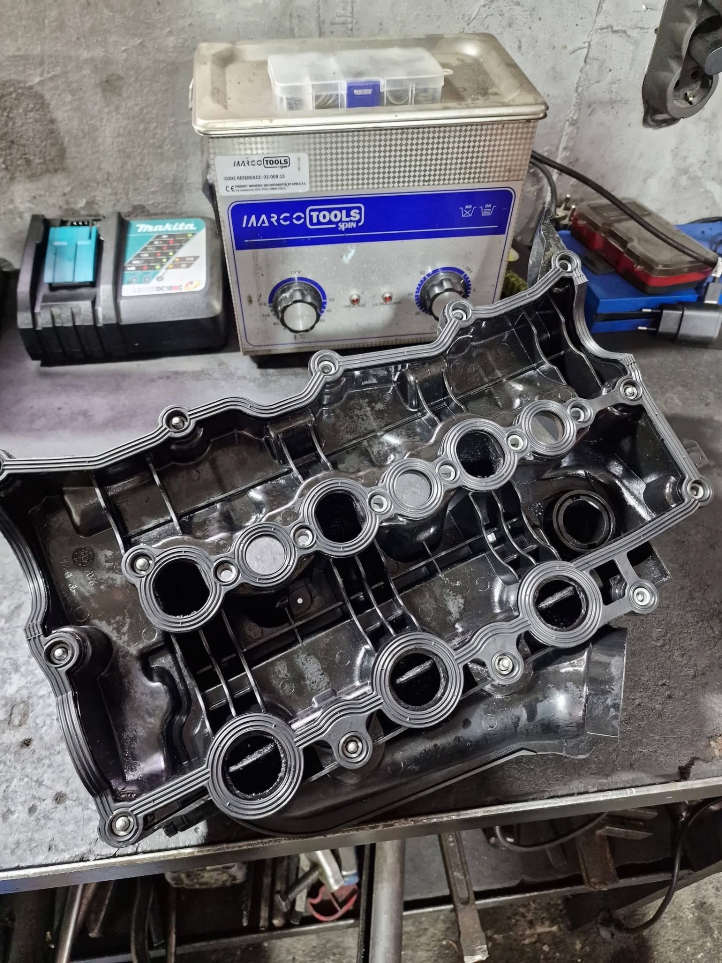 Capac chiuloasă curățat în baie ultrasonic Marco Tools